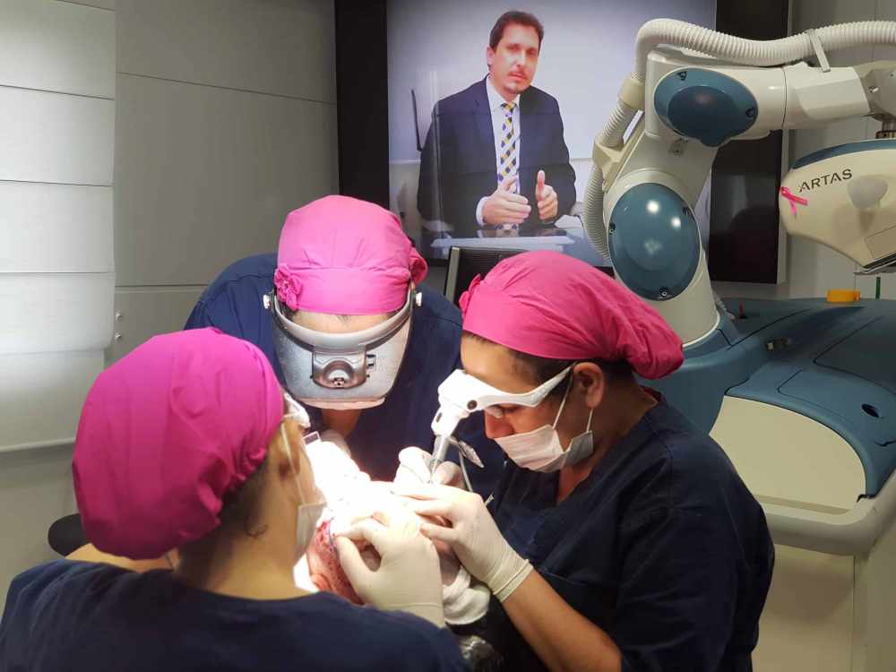 ESPECIALISTA EM TRANSPLANTE CAPILAR